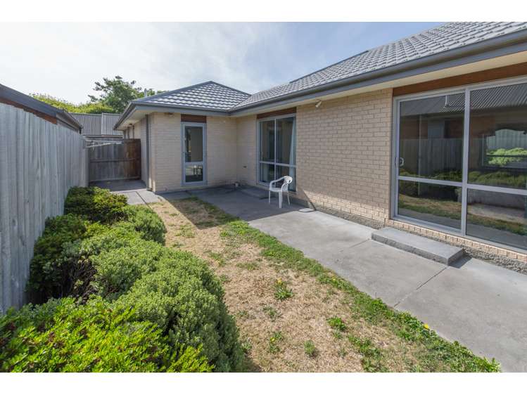 7/10 Collins Street Addington_12