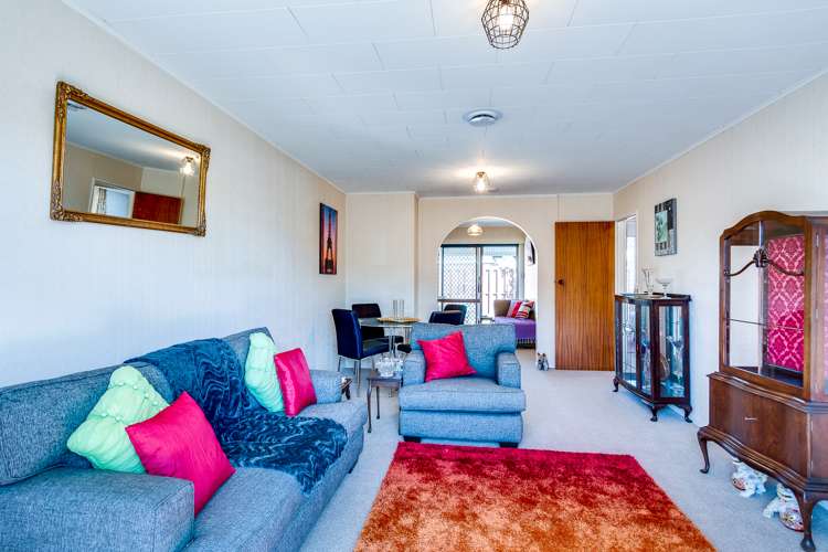 2/93 Riverbend Road Onekawa_7