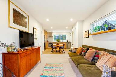 1/160 Hills Road_1
