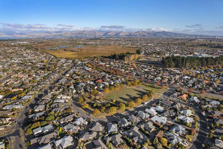 48 Titirangi Crescent Parklands_19