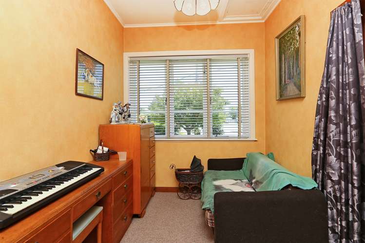 406 Willowpark Road South Akina_7