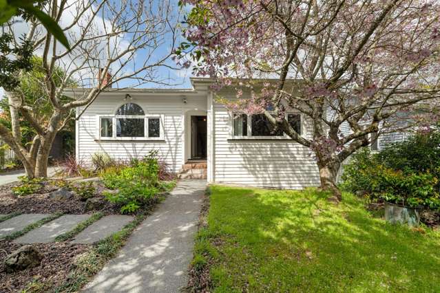 Owner moving out of Auckland - present your offers