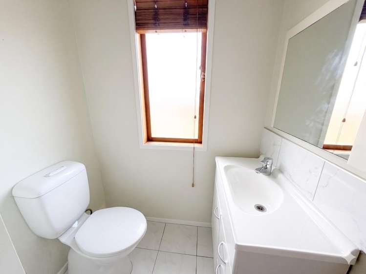 1a Renown Avenue 1677_16