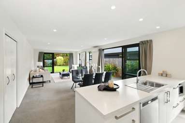 17 Robert Duncan Road_1