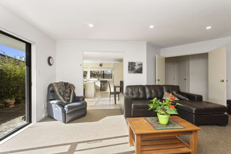 2/20 Marbeth Court Botany Downs_9