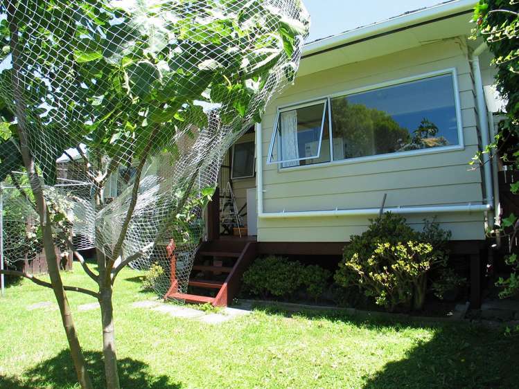 4/11A Bayside Avenue Te Atatu Peninsula_4