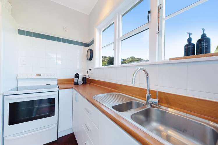 36 Sunshine Avenue Karori_7