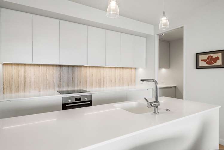 710/223A Green Lane West Epsom_9