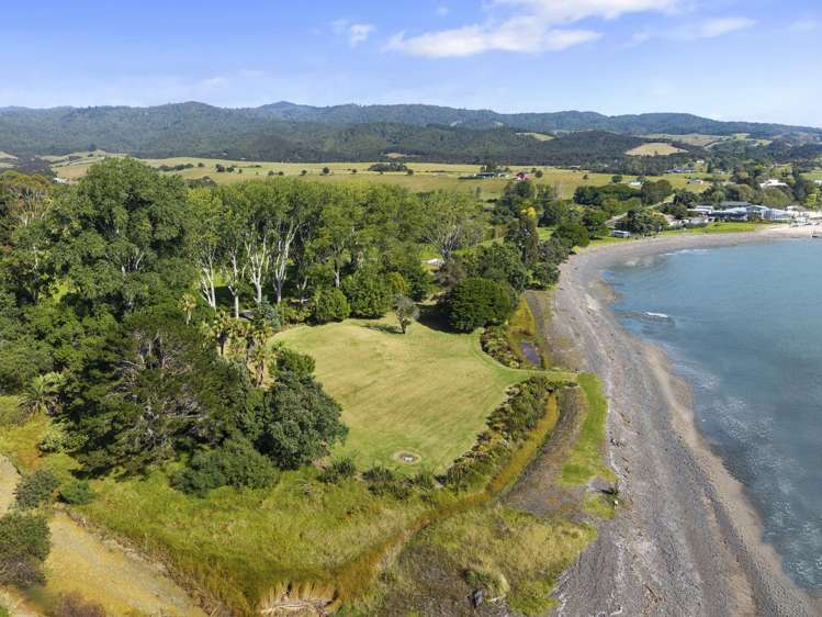 1650 East Coast Road Whakatiwai_7