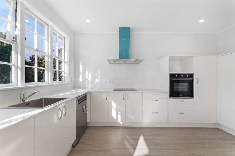 107 & 107B Te Atatu Road Te Atatu South_10