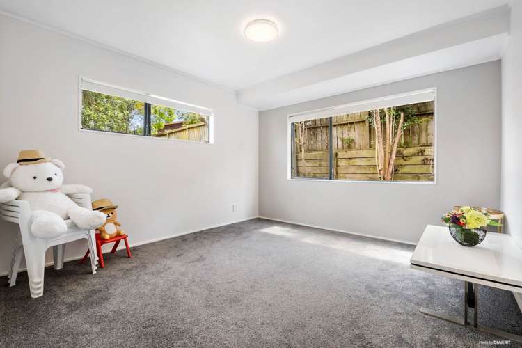 2/13 Witheford Drive Bayview_2