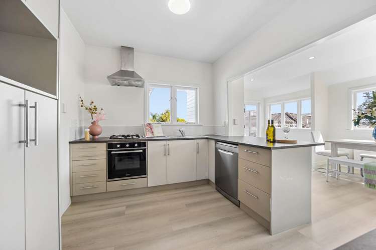 67 Golf Road New Lynn_6