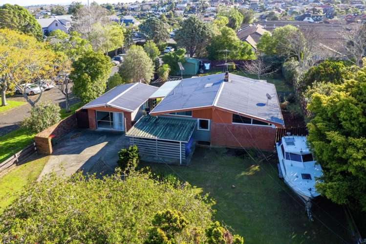 2/103 Botany Road Botany Downs_4