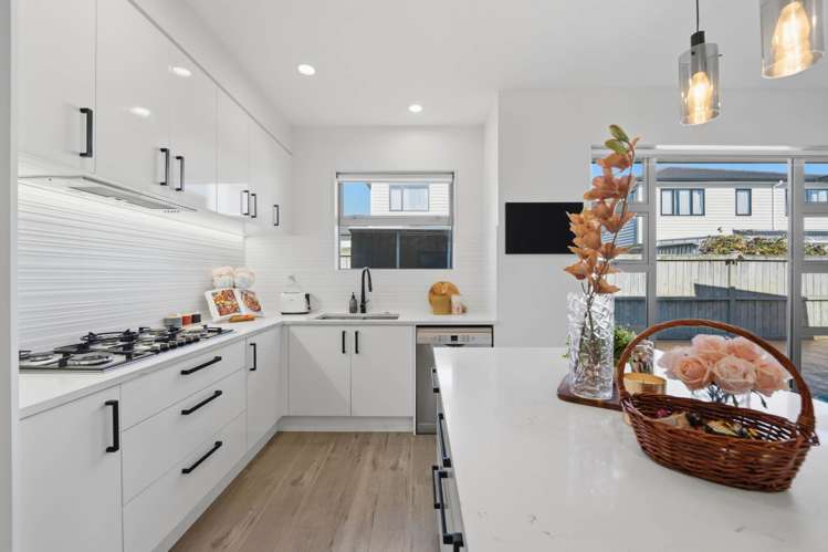 70 Hughs Way Flat Bush_9