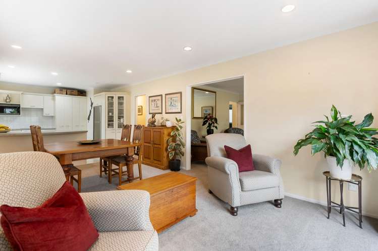 52b Uxbridge Road Mellons Bay_8