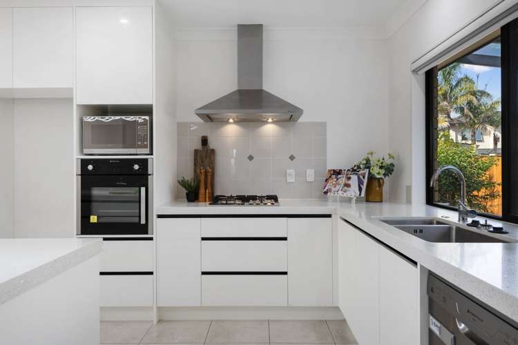 50 Aberdeen Crescent Wattle Downs_7