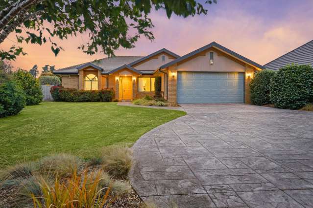 Loved for 26yrs - Owners Downsizing!