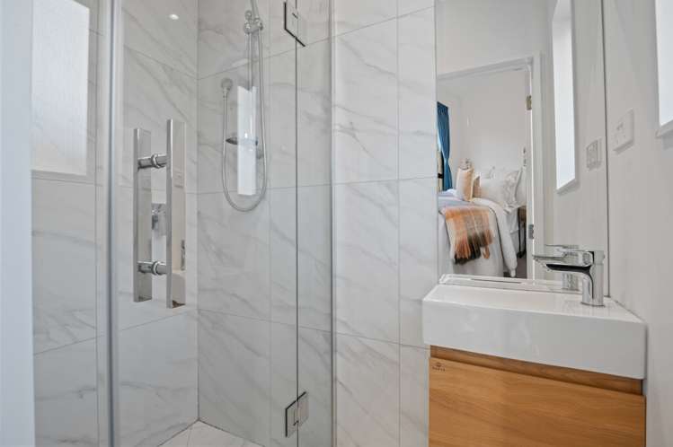 10 Aumarire Lane Favona_7