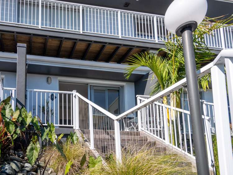 2/7 Wellington Street Russell_9