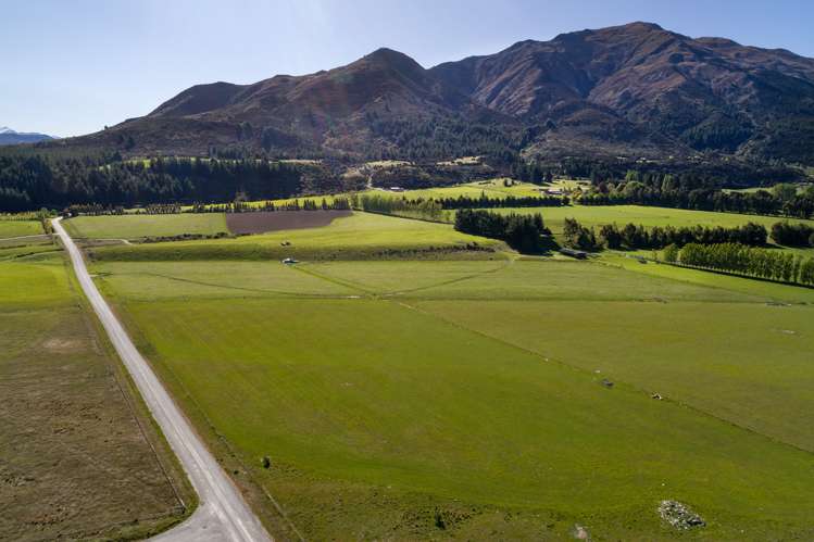 1 Te Awa Road Lake Hawea_9