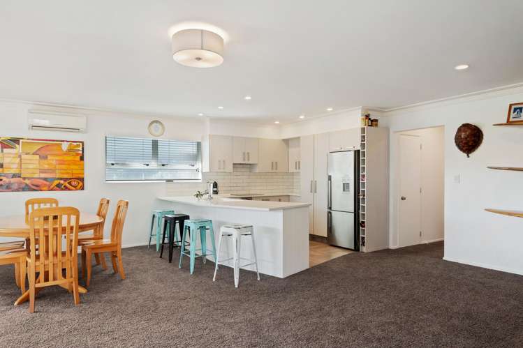 35 Ocean View Road Waihi Beach_1