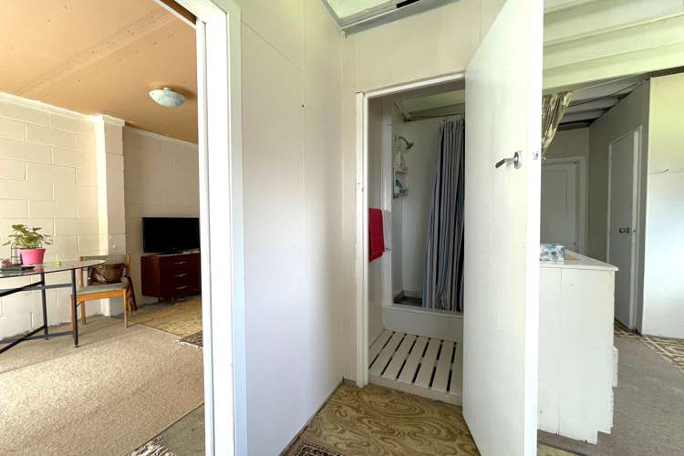 15 Esplanade Marokopa_19