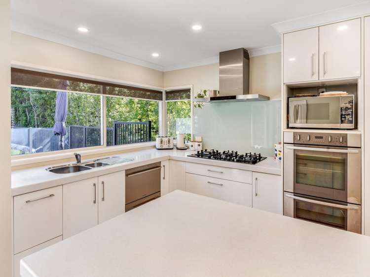 5 Seymour Road Mellons Bay_12