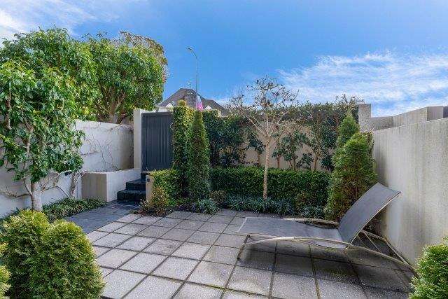 39B St Stephens Avenue (Short term) 1761_2