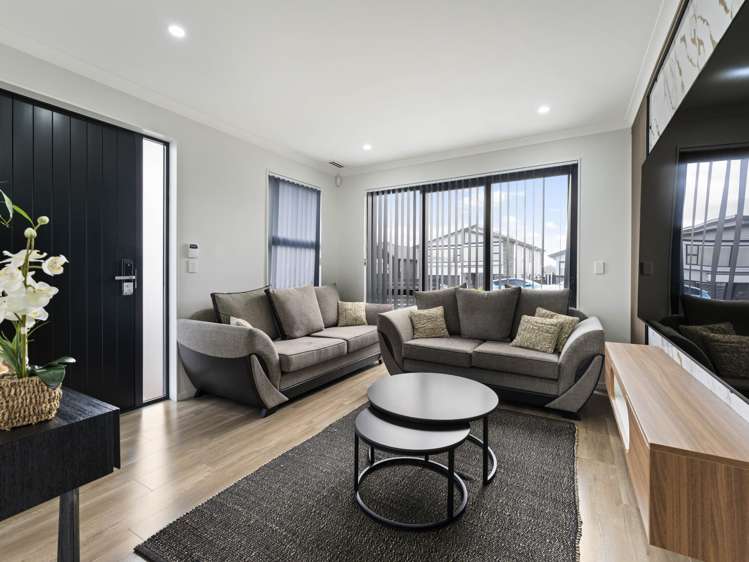 74 Michael Bosher Way Flat Bush_7