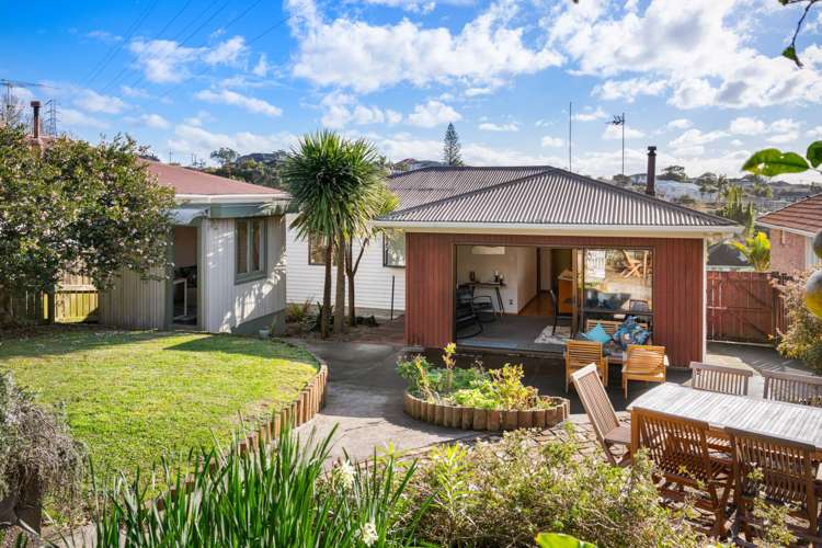 6 Eaton Road Hillsborough_16