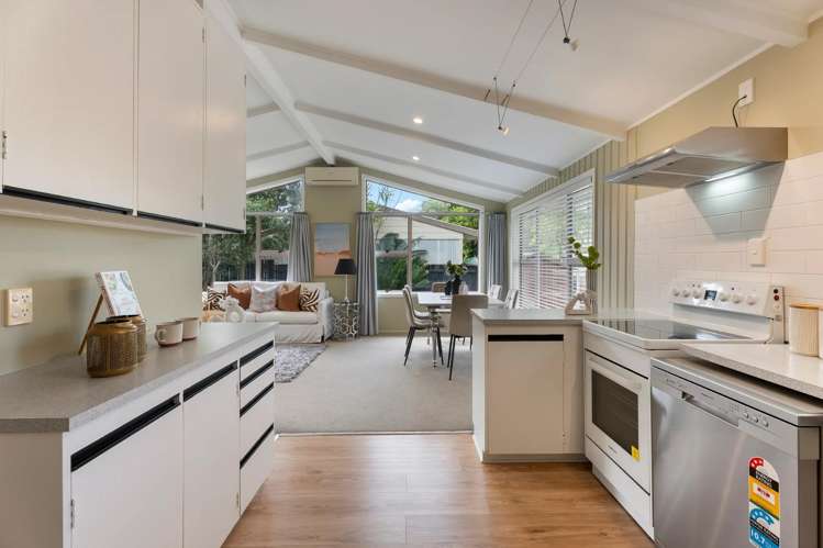 2/62 Rawhiti Road One Tree Hill_4