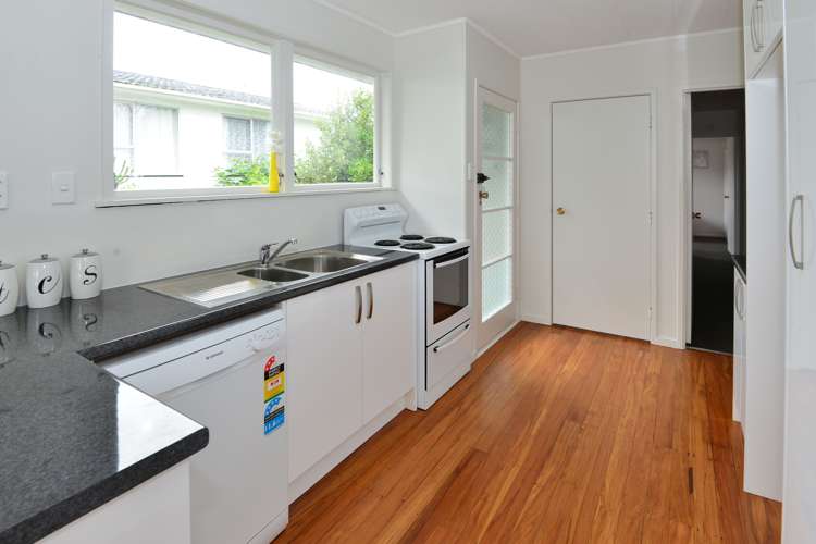 7 Allington Road Massey_12