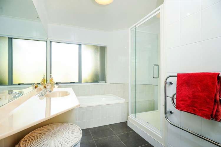 17 Ridge Valley Drive Browns Bay_13