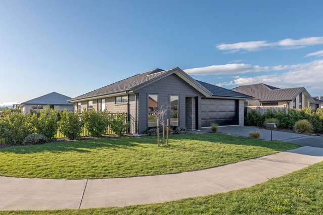 URGENT SALE  - Price Guide Enquiry Over $735,000