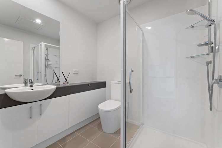 D10/60 Masons Road Oteha_9