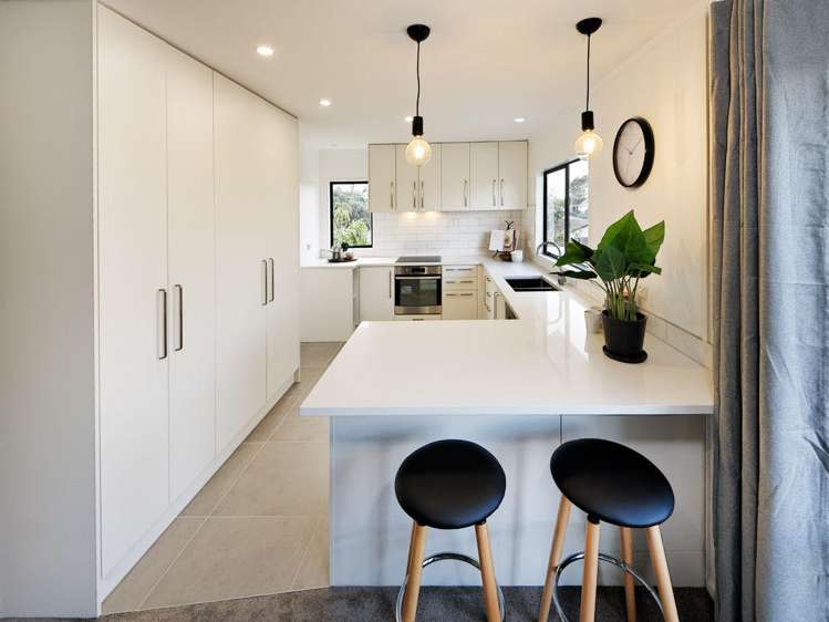 2/7 Te Atatu Road Te Atatu South_6