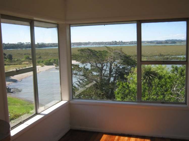 2/46 Gill Avenue Te Atatu Peninsula_3
