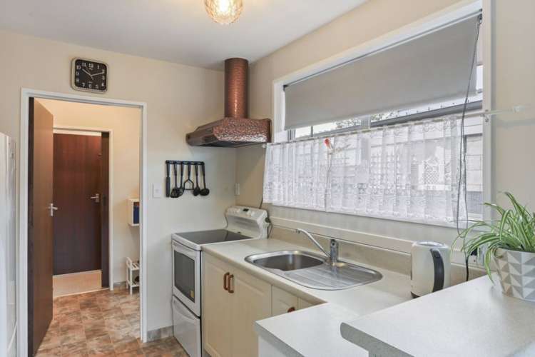 2/23 Lake Terrace Road Burwood_14