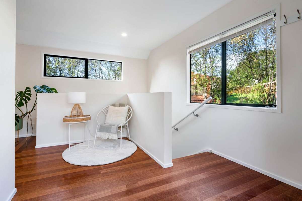 2/64 Langana Avenue_0