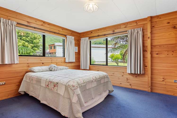 252b Waikawa Road Waikawa_17