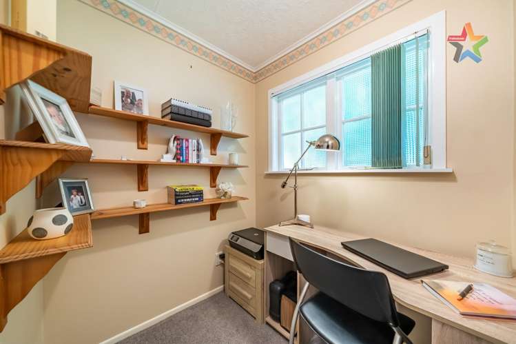 12 Gainsborough Grove Belmont_11