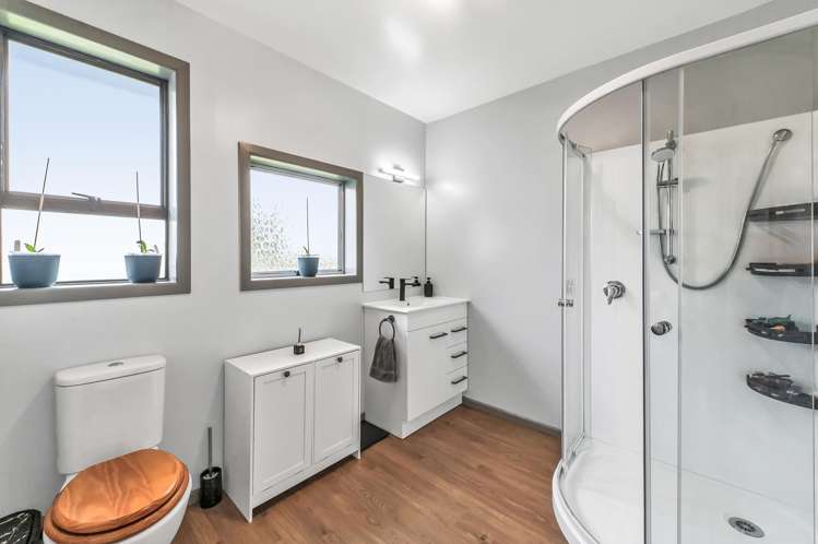 83 Gordon Street Southbridge_17