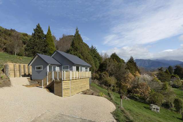 Brand-New Home in the Heart of Golden Bay