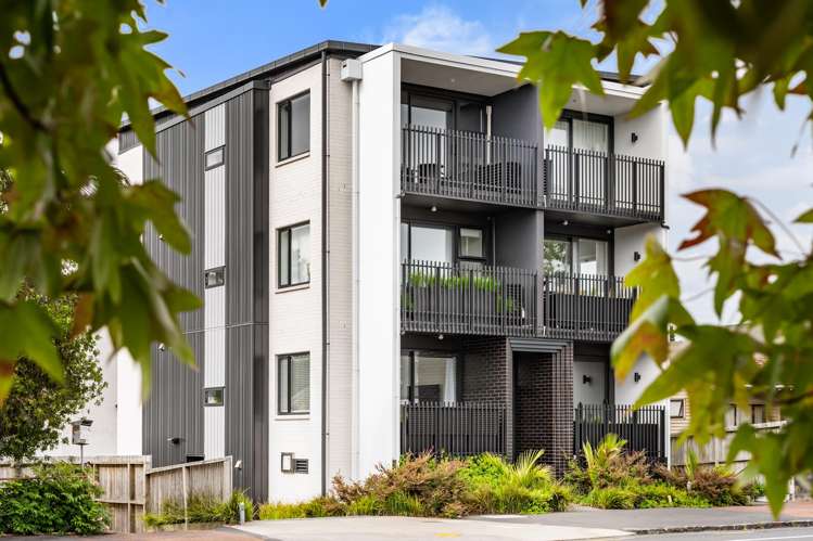 101/1028 Great North Road Point Chevalier_9