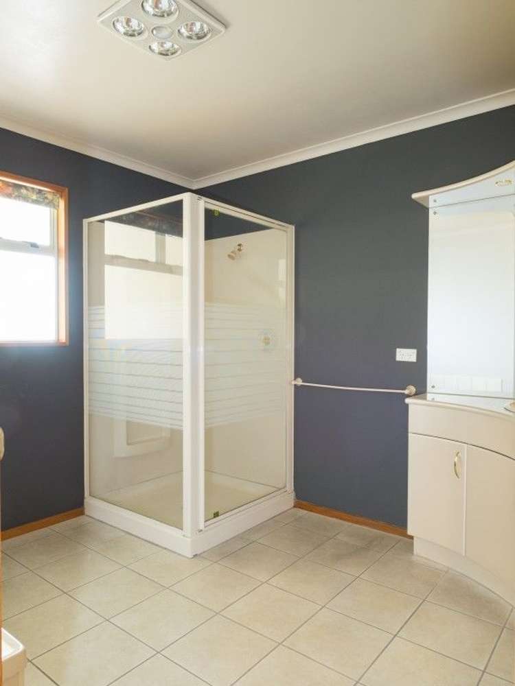 90 Pages Road Allenton_14