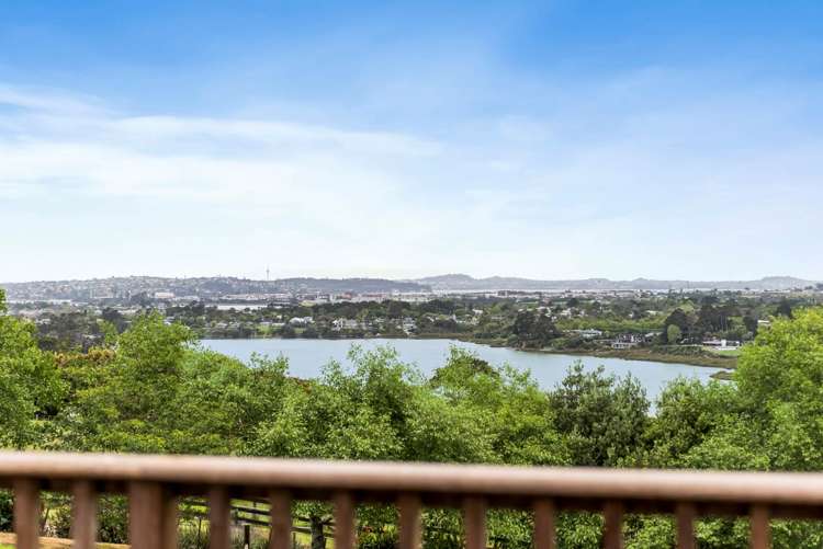 160 Lloyd Road Riverhead_15