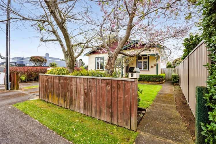 5 Disraeli Street Hawera_22