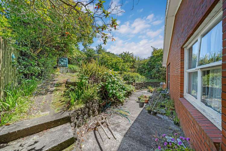 15 Colmar Road Mellons Bay_8