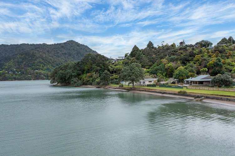 7 Foster Avenue Huia_2