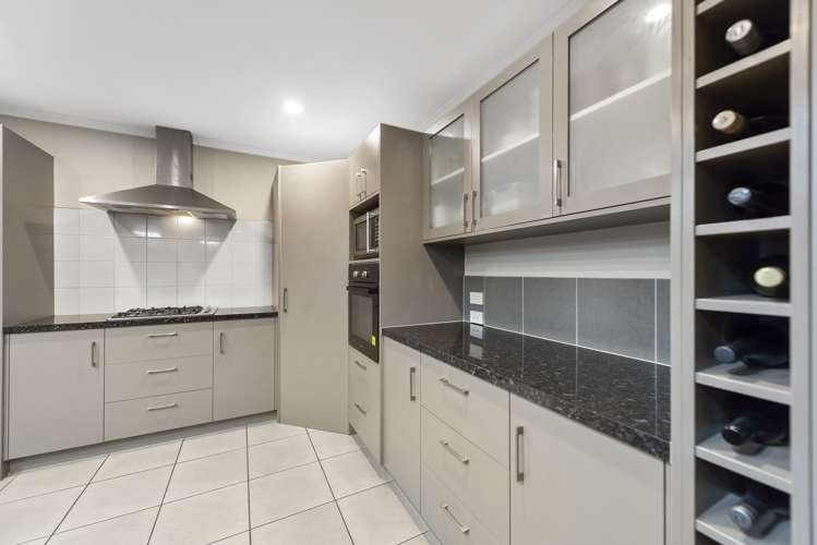 80 Farnborough Drive Grandview Heights_8